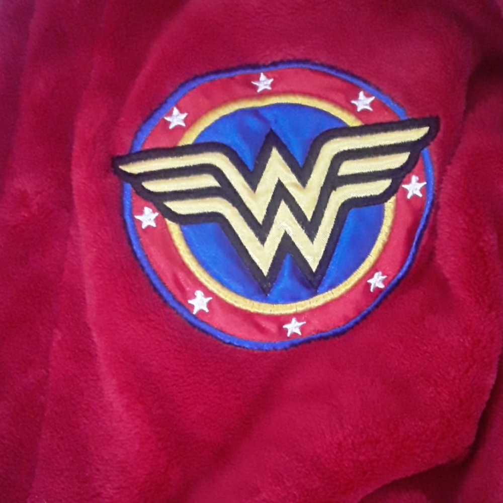 Red Robe, Blue White Stars - Picture 2 of 6